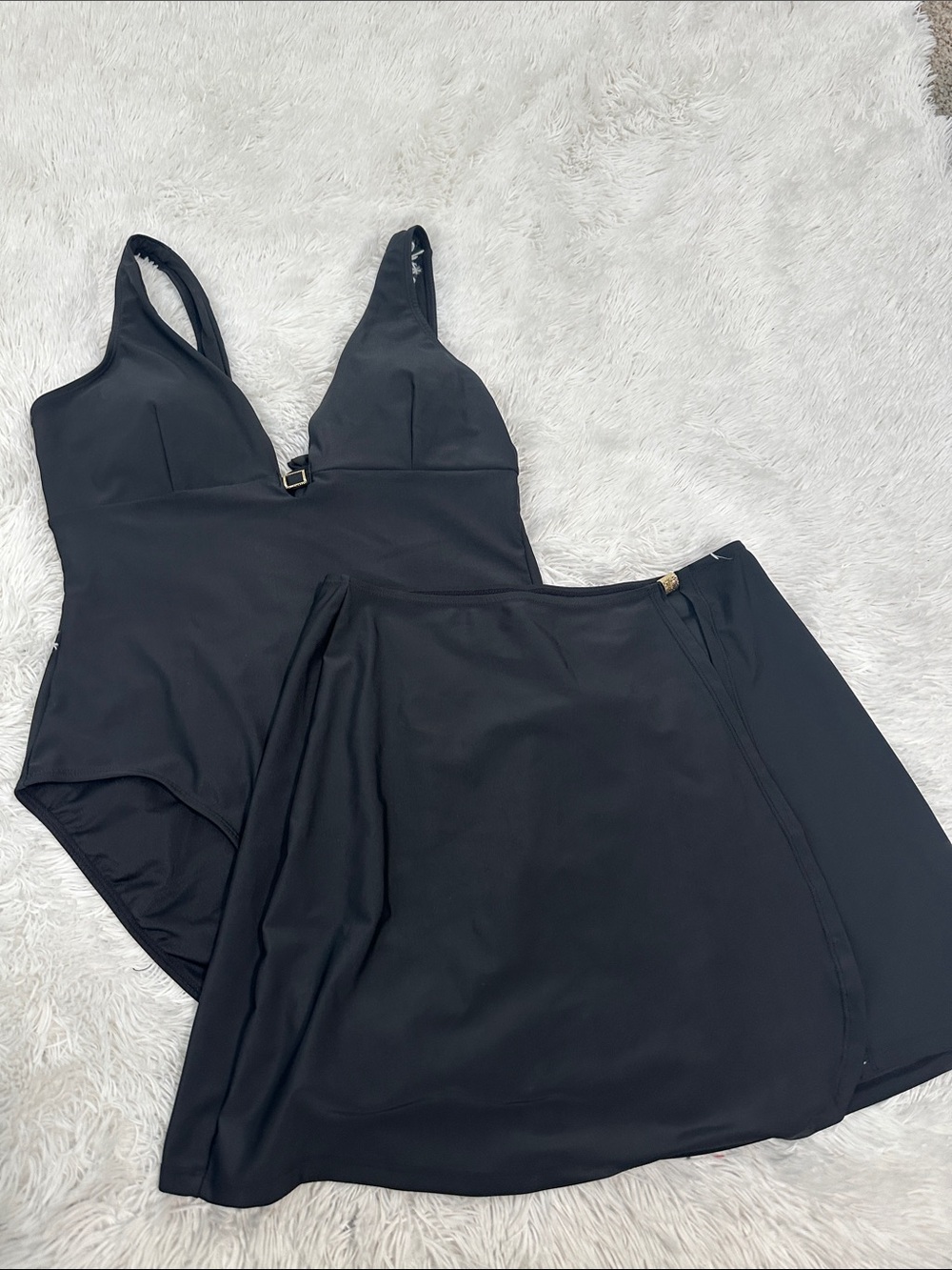 😊 NWT Tahari One Piece Swimsuit with Skirt Cover Up